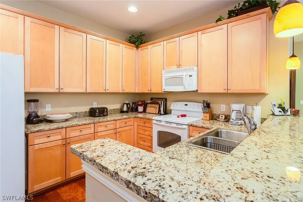 9088 Chula Vista Street Naples FL 34113