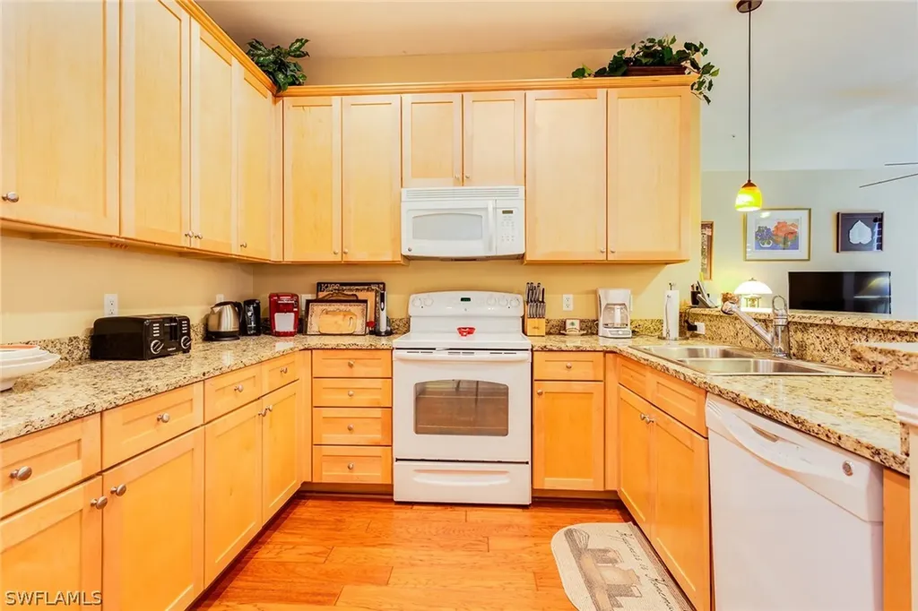 9088 Chula Vista Street Naples FL 34113