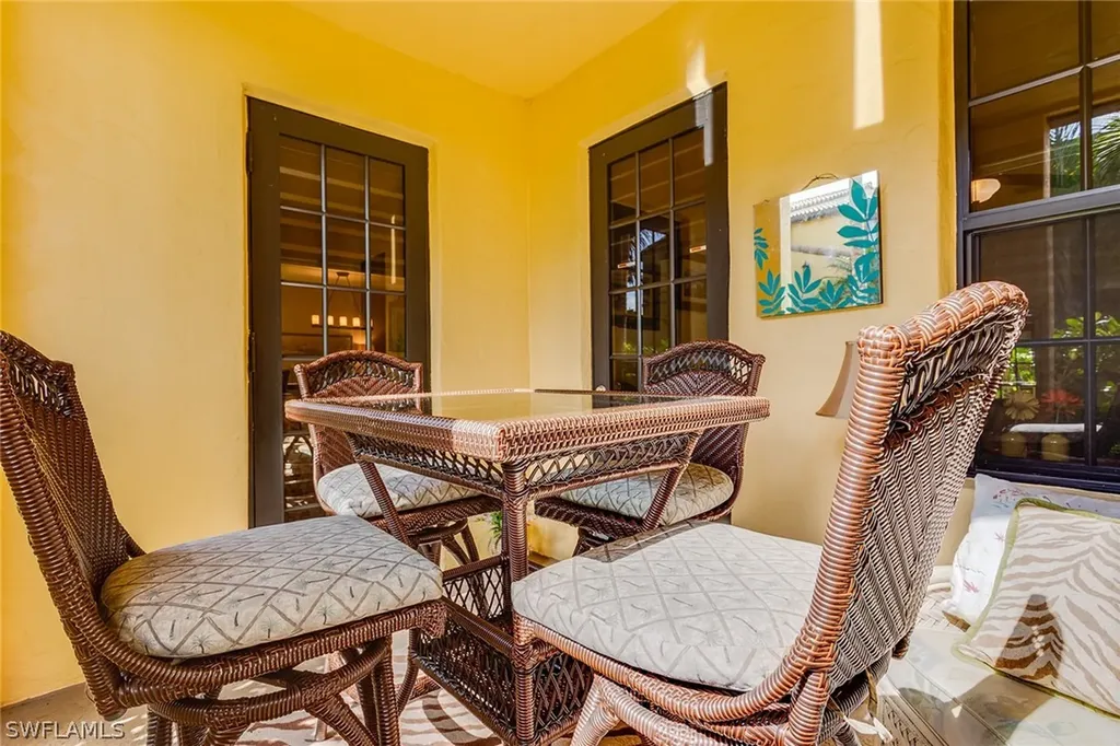 9088 Chula Vista Street Naples FL 34113