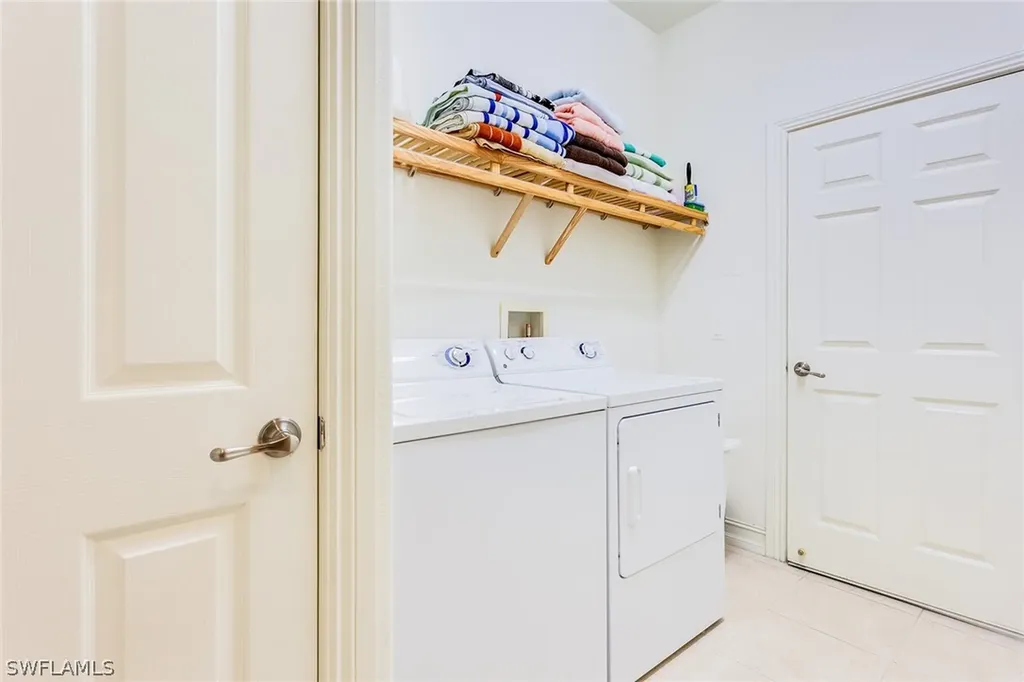 9088 Chula Vista Street Naples FL 34113