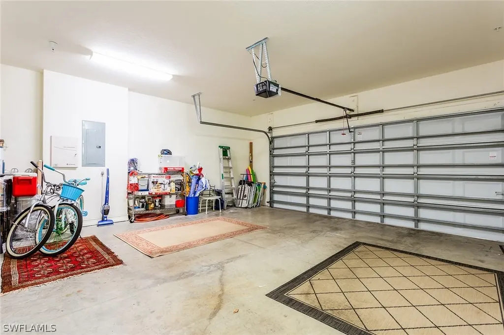 9088 Chula Vista Street Naples FL 34113