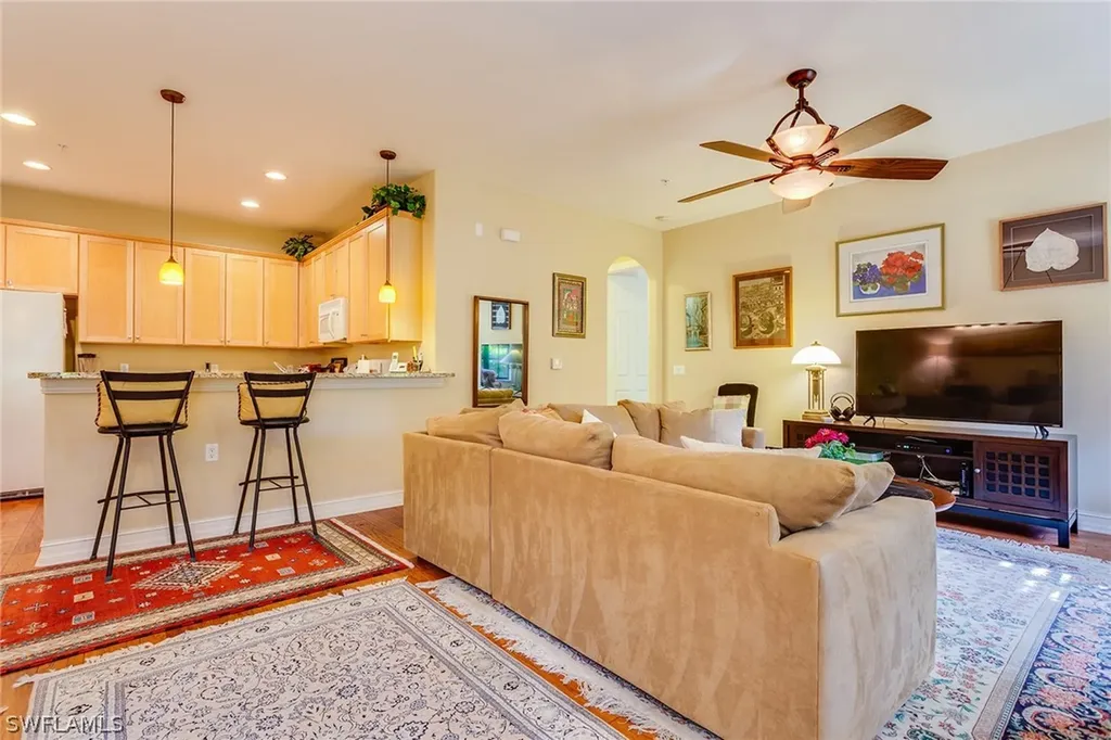 9088 Chula Vista Street Naples FL 34113