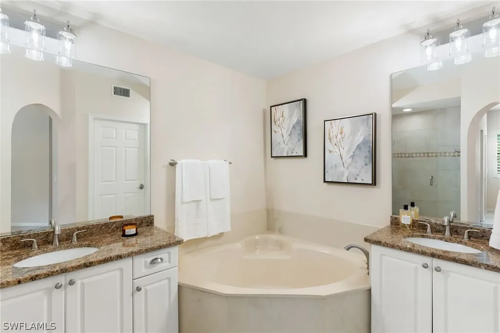 6500 Valen Way Naples FL 34108