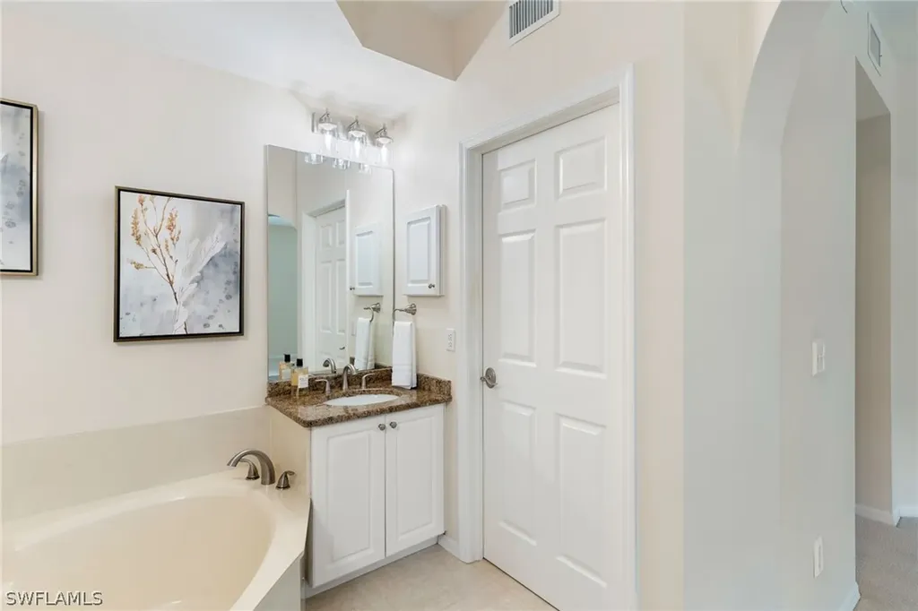 6500 Valen Way Naples FL 34108