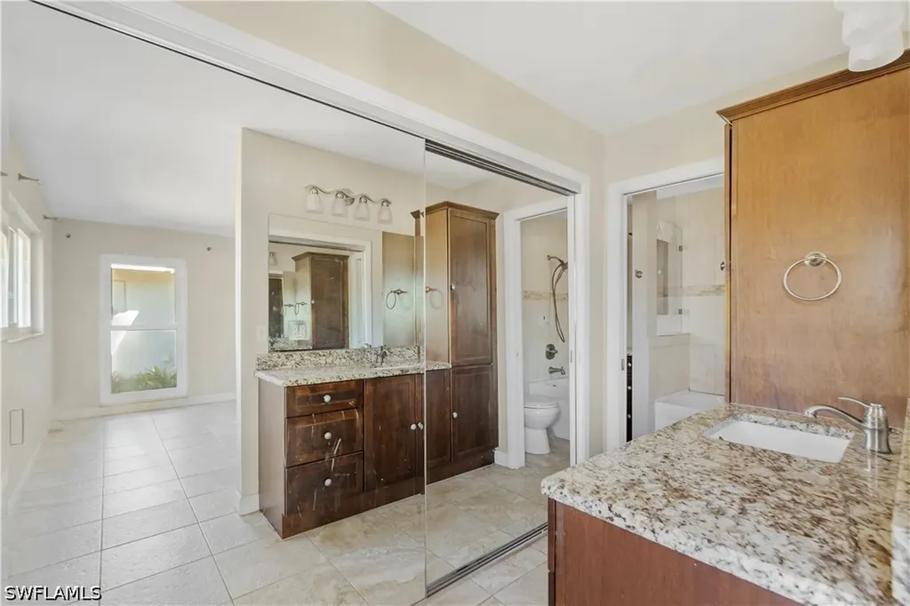 2366 Woodland Terrace Fort Myers FL 33907