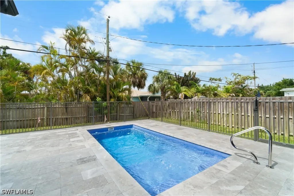 837 91st Avenue N Naples FL 34108