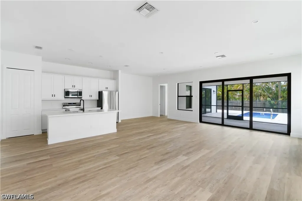 837 91st Avenue N Naples FL 34108