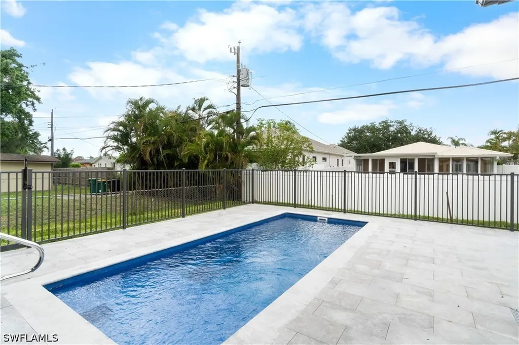 837 91st Avenue N Naples FL 34108