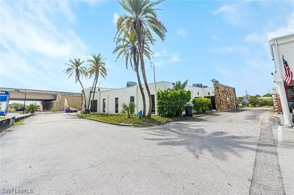 4434-4458 Cleveland Avenue Fort Myers FL 33901