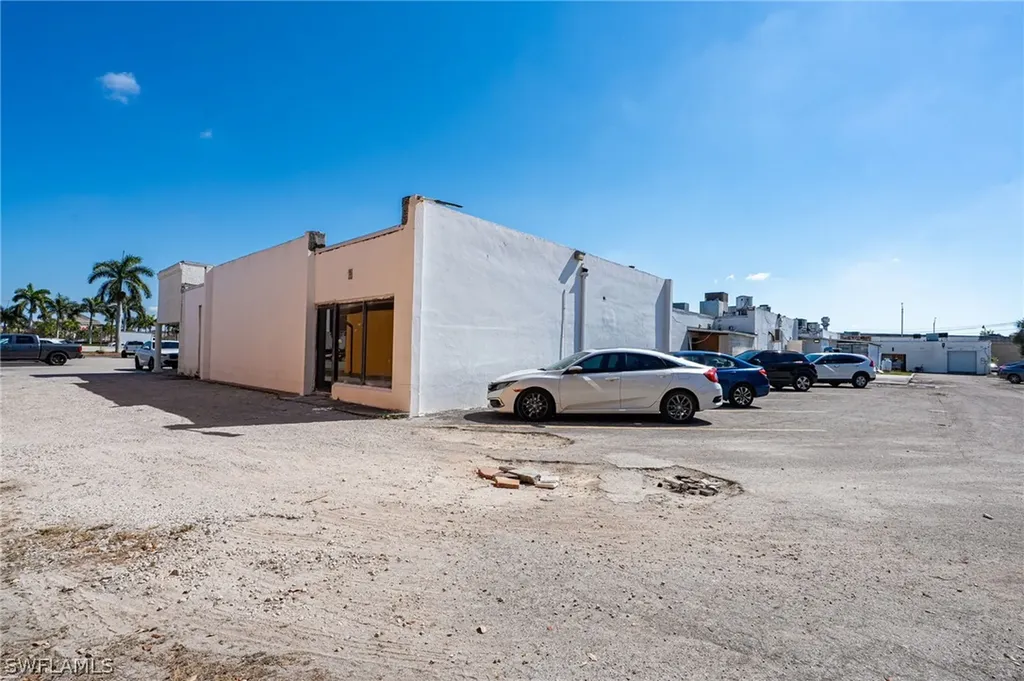 4434-4458 Cleveland Avenue Fort Myers FL 33901