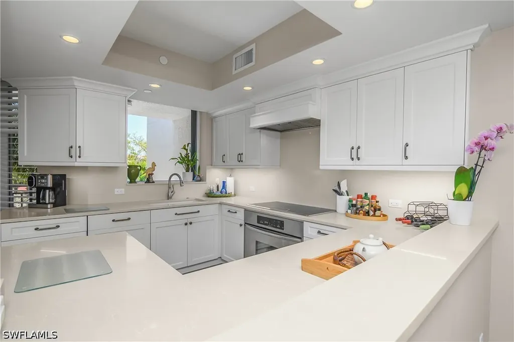 7225 Pelican Bay Boulevard Naples FL 34108