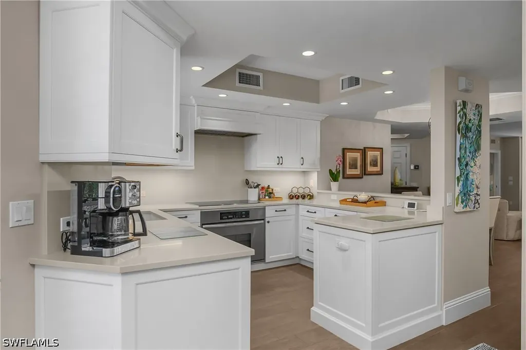 7225 Pelican Bay Boulevard Naples FL 34108