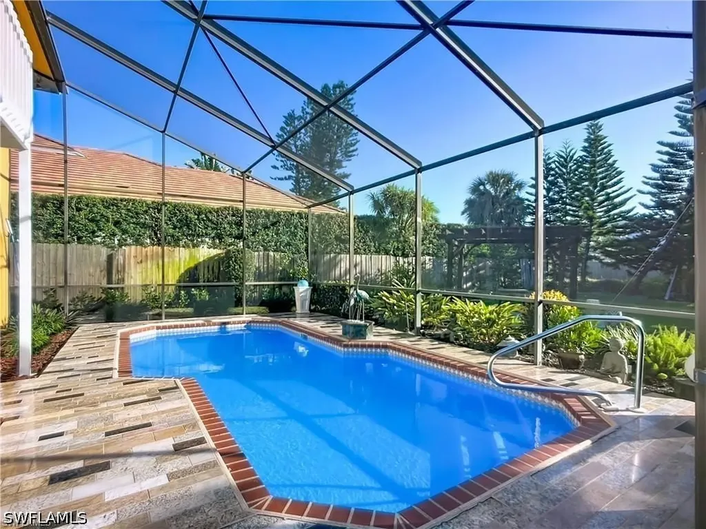 10242 Vanderbilt Drive Naples FL 34108