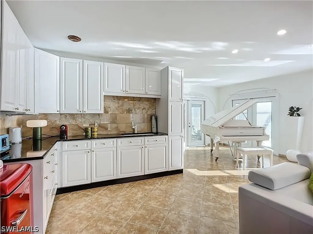 10242 Vanderbilt Drive Naples FL 34108