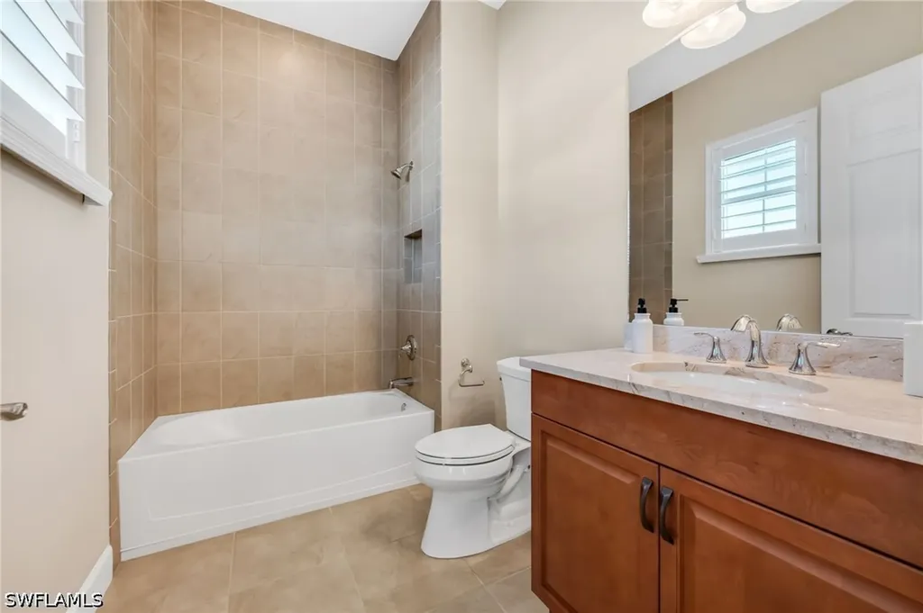8026 Signature Club Circle Naples FL 34113