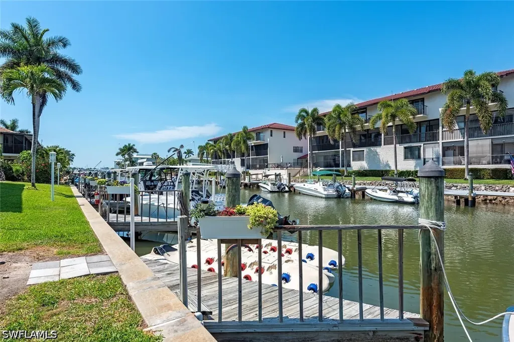 1417 Chesapeake Avenue Naples FL 34102