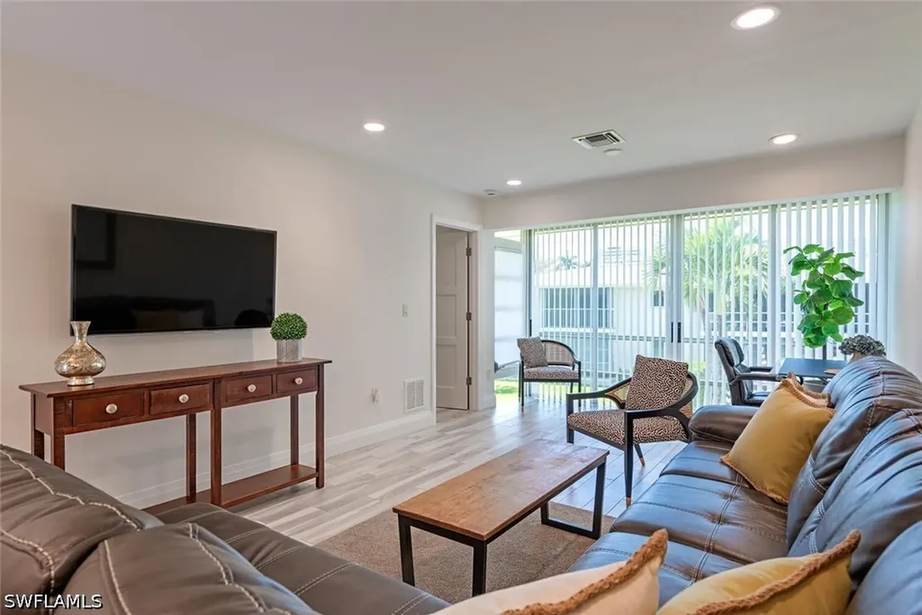1417 Chesapeake Avenue Naples FL 34102