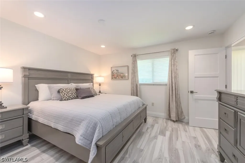1417 Chesapeake Avenue Naples FL 34102