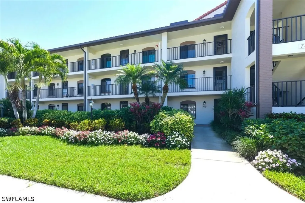 7260 Coventry Court Naples FL 34104