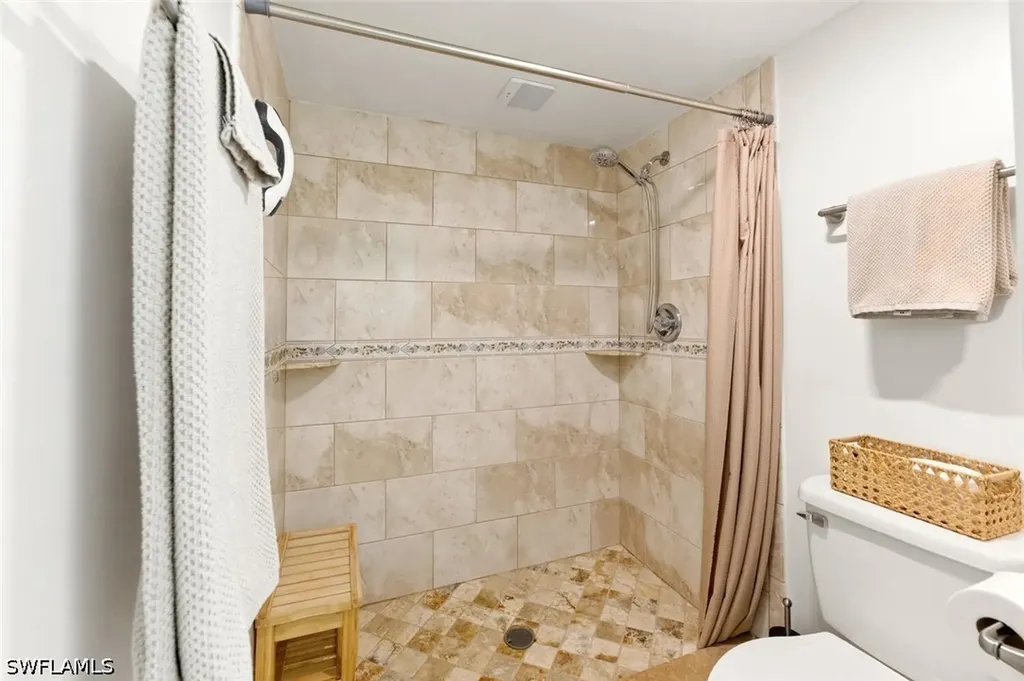 7260 Coventry Court Naples FL 34104