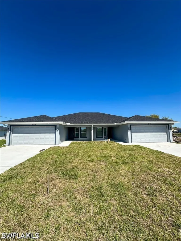 2305/2307 Dogwood Avenue N Lehigh Acres FL 33971