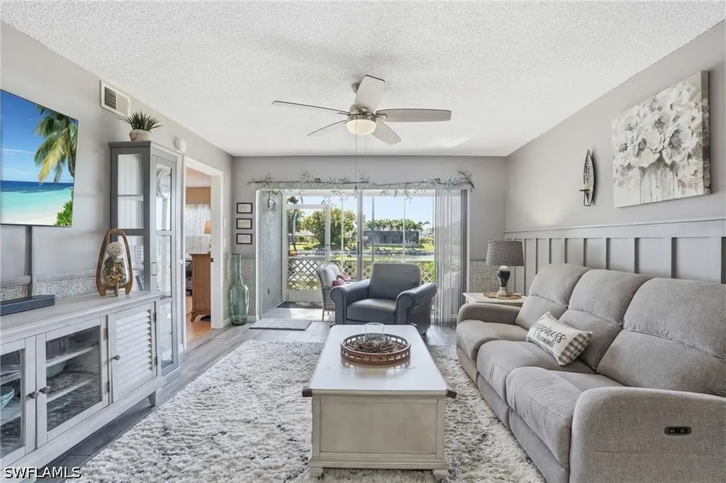 800 New Waterford Drive Naples FL 34104