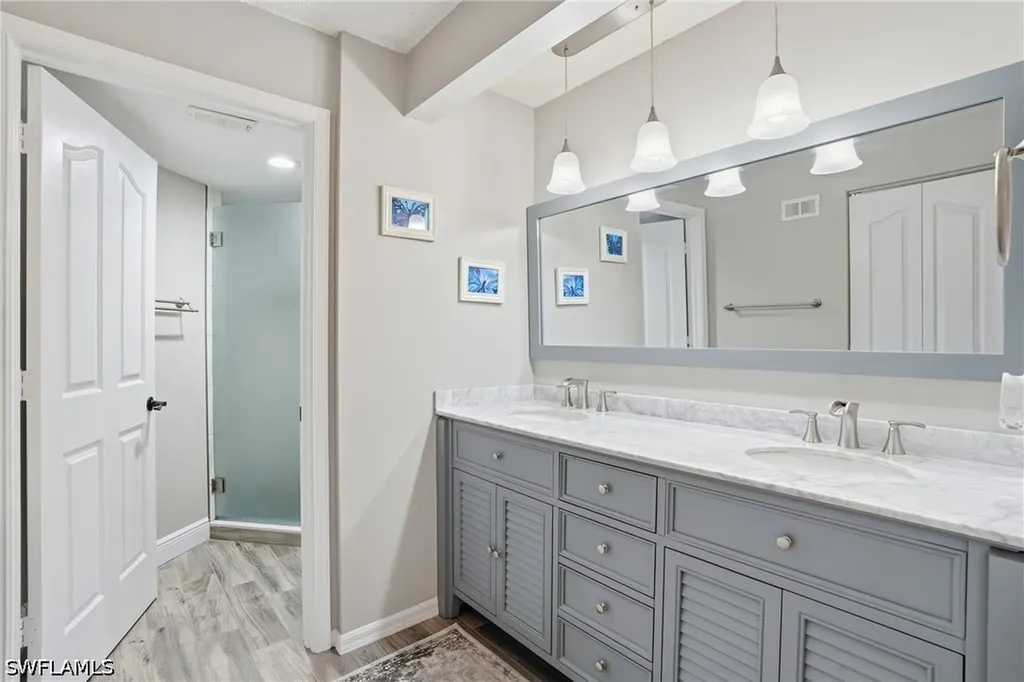 800 New Waterford Drive Naples FL 34104