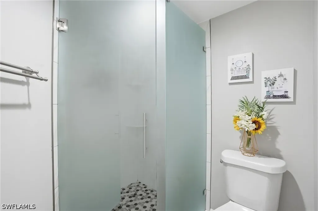 800 New Waterford Drive Naples FL 34104