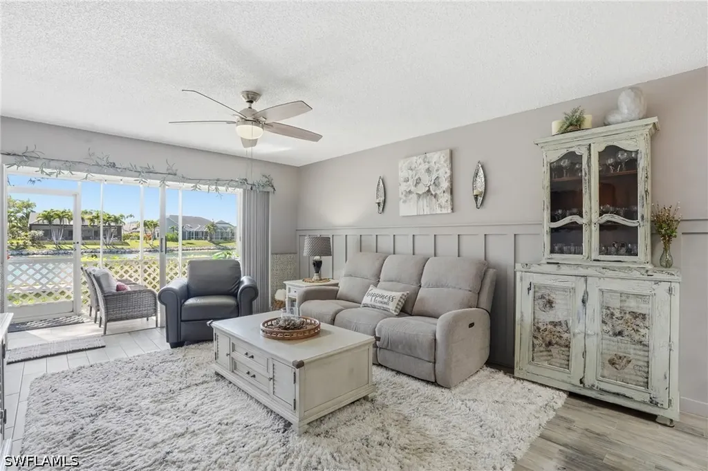 800 New Waterford Drive Naples FL 34104