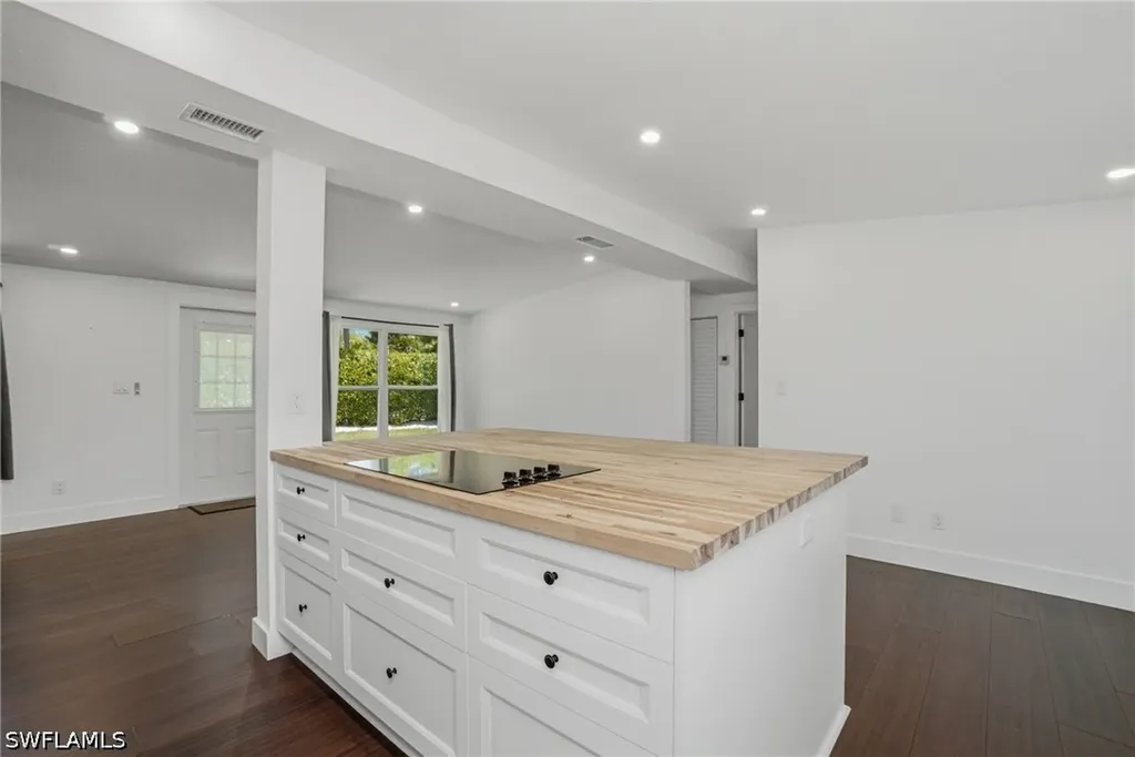 2300 Estey Avenue Naples FL 34104
