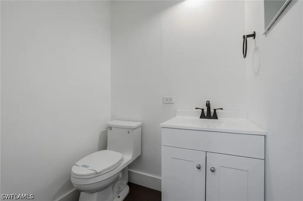 2300 Estey Avenue Naples FL 34104