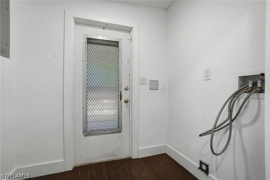 2300 Estey Avenue Naples FL 34104