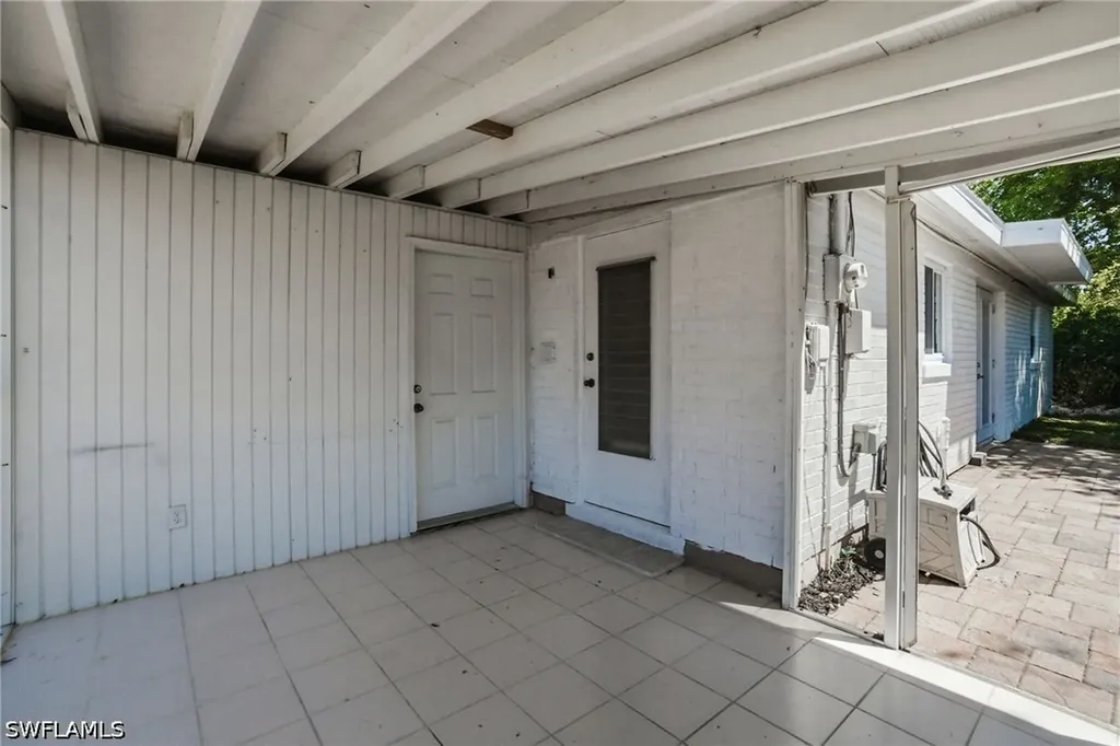 2300 Estey Avenue Naples FL 34104