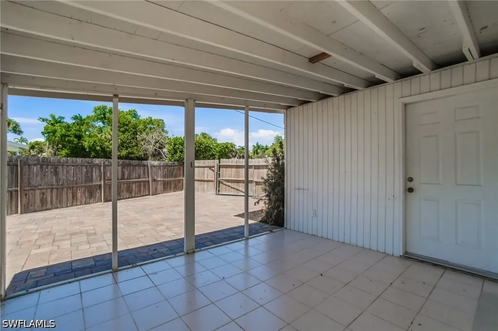 2300 Estey Avenue Naples FL 34104