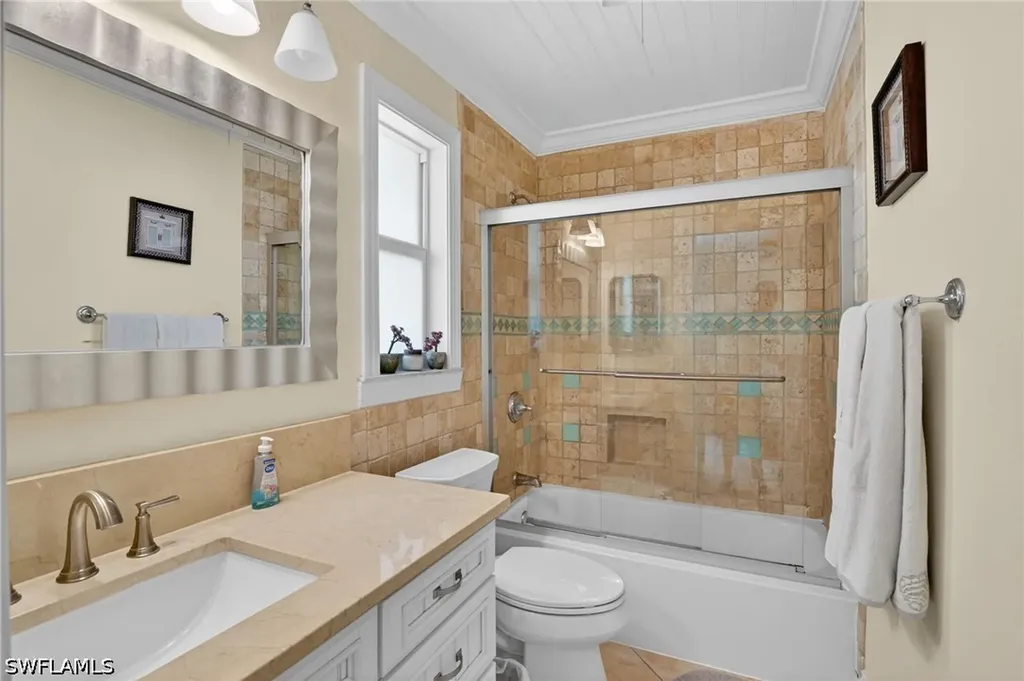 533 98th Avenue N Naples FL 34108