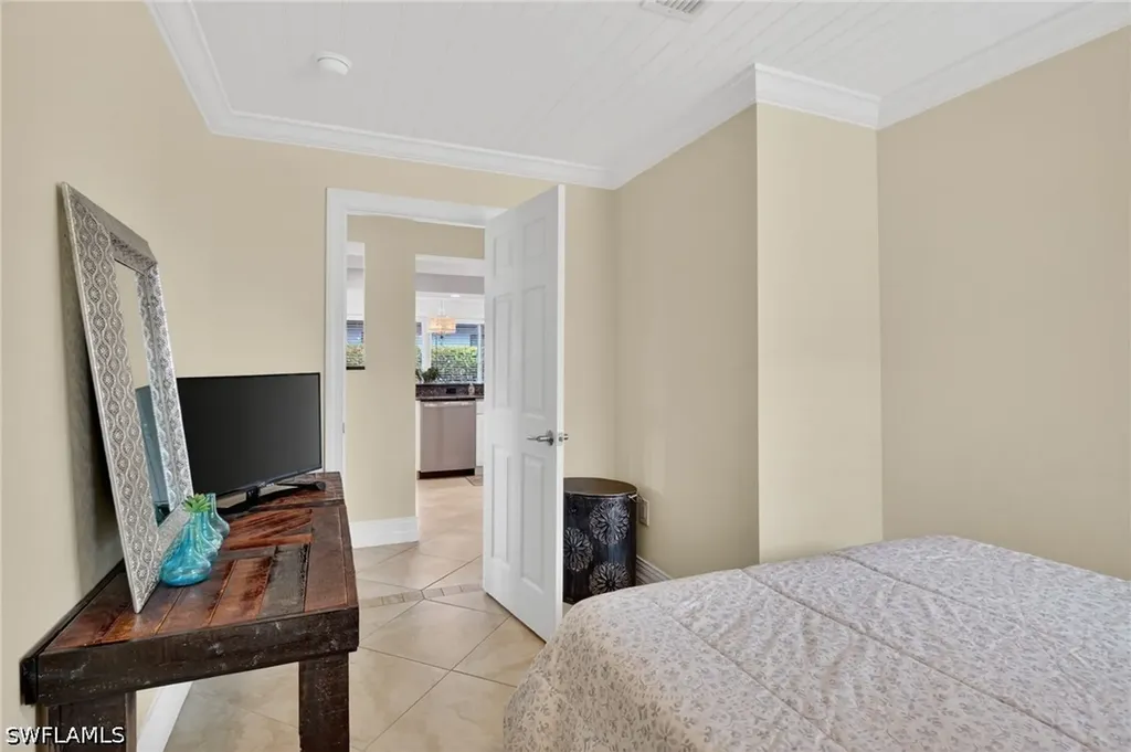 533 98th Avenue N Naples FL 34108