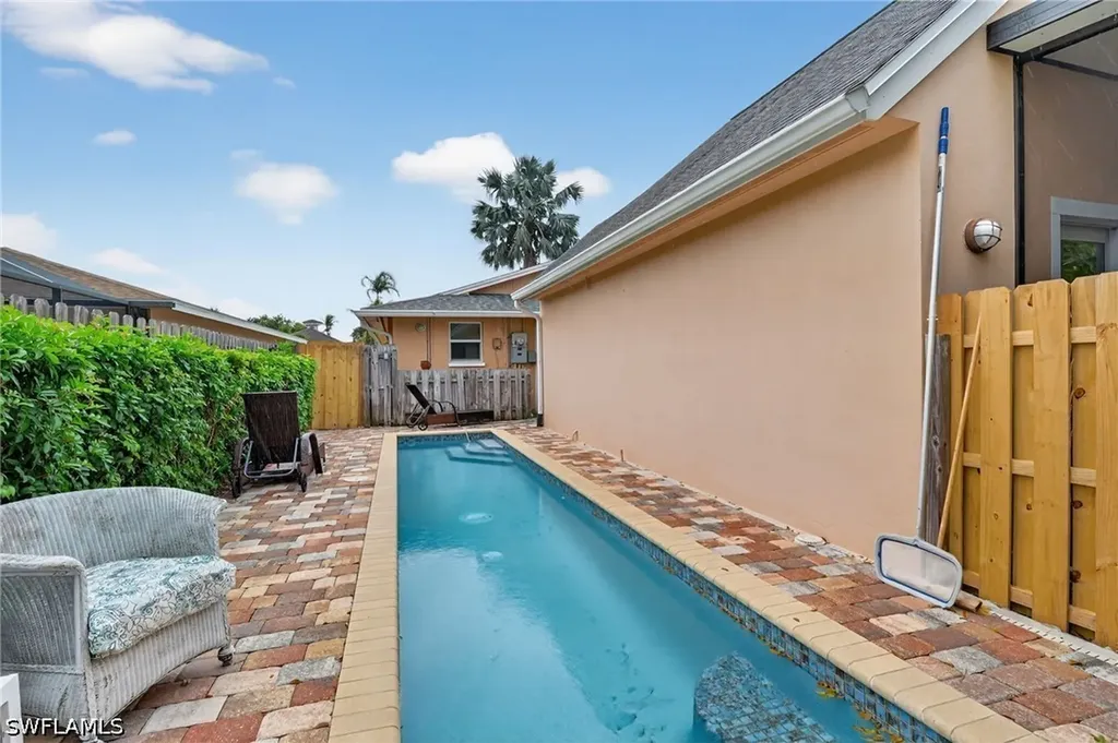 533 98th Avenue N Naples FL 34108