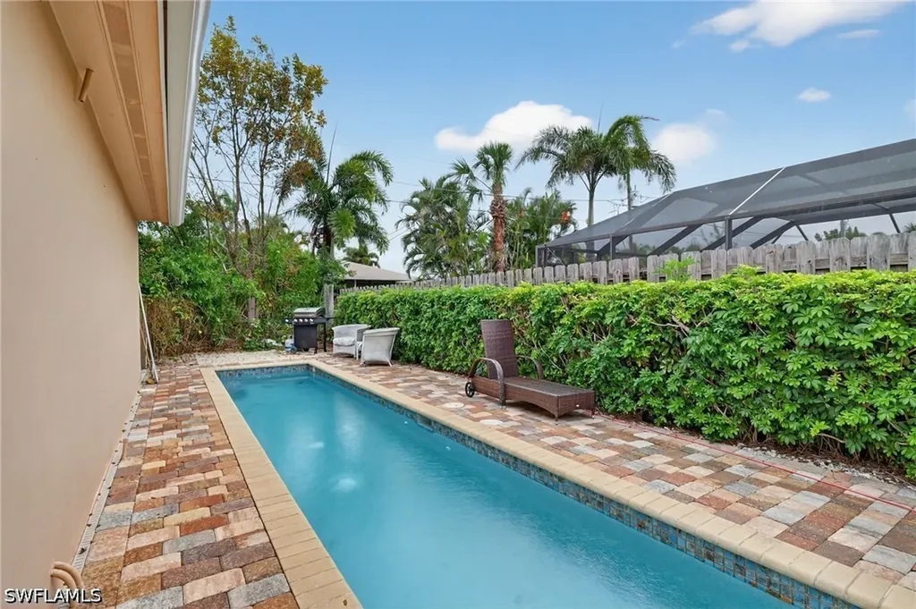 533 98th Avenue N Naples FL 34108