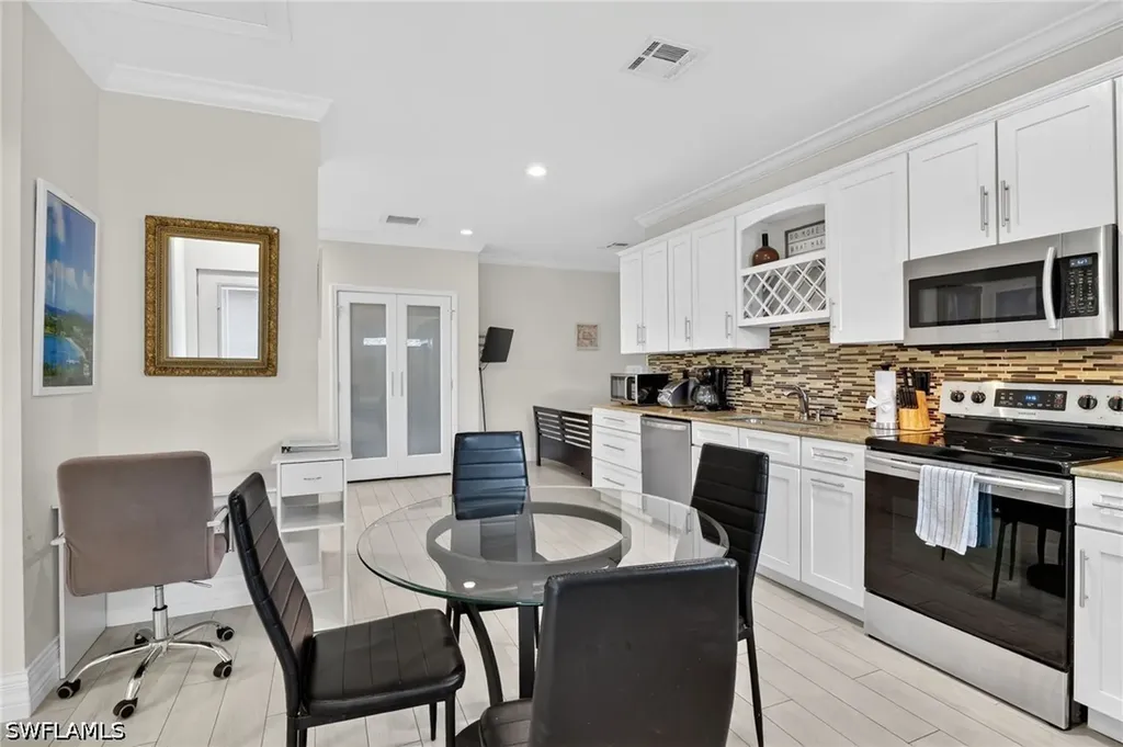 533 98th Avenue N Naples FL 34108