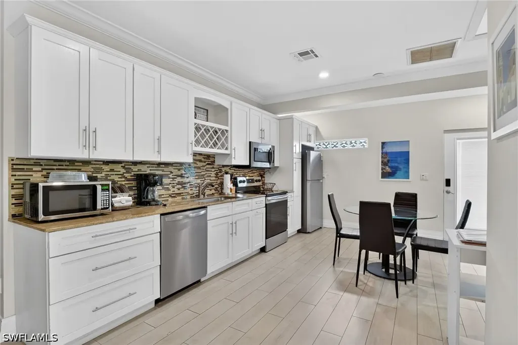 533 98th Avenue N Naples FL 34108