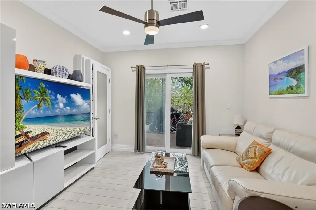 533 98th Avenue N Naples FL 34108