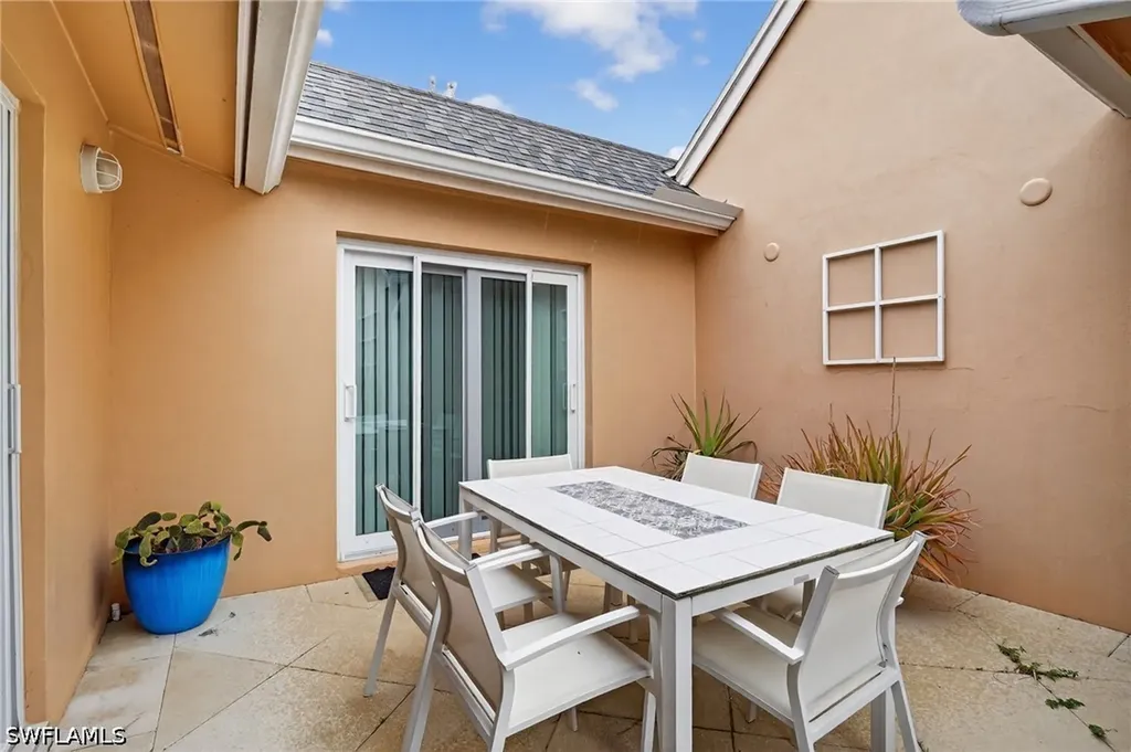 533 98th Avenue N Naples FL 34108