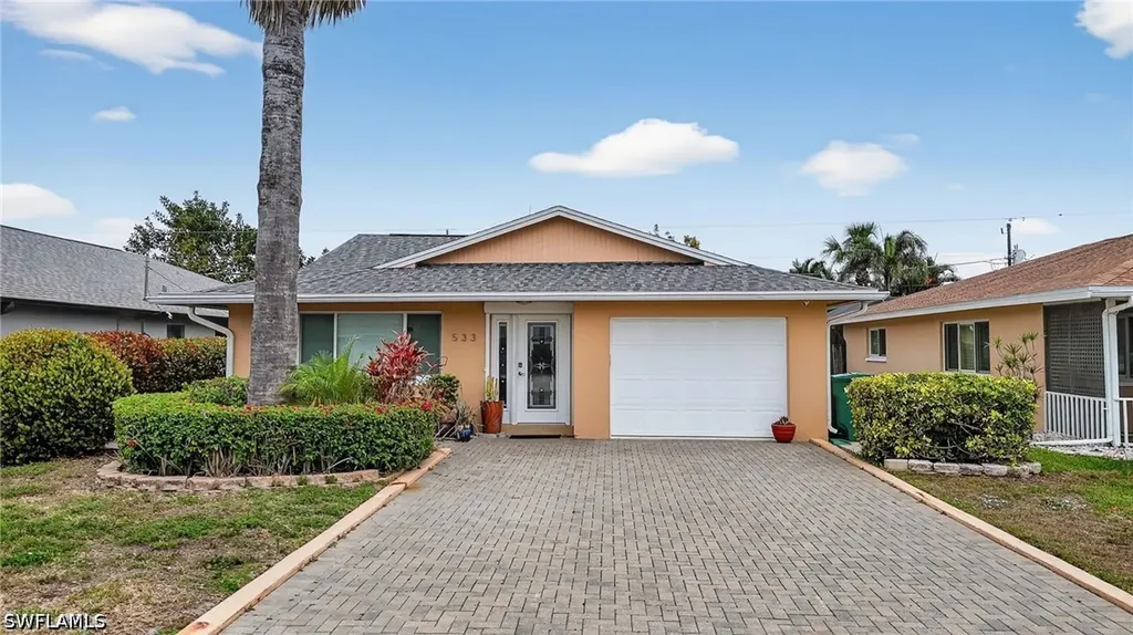 533 98th Avenue N Naples FL 34108