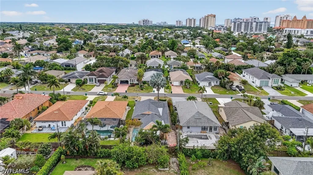533 98th Avenue N Naples FL 34108