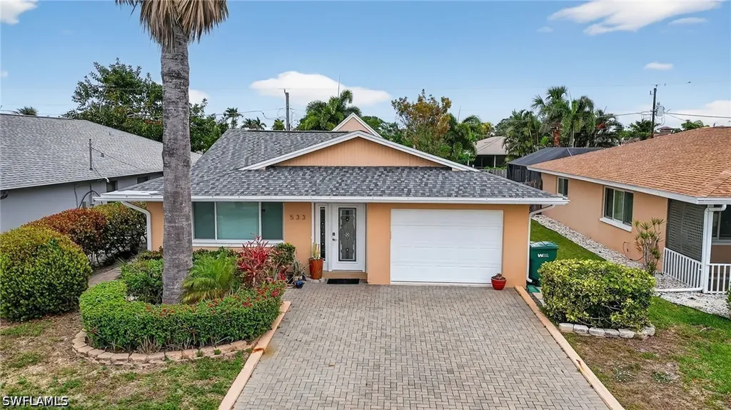 533 98th Avenue N Naples FL 34108