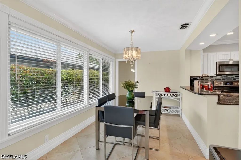 533 98th Avenue N Naples FL 34108