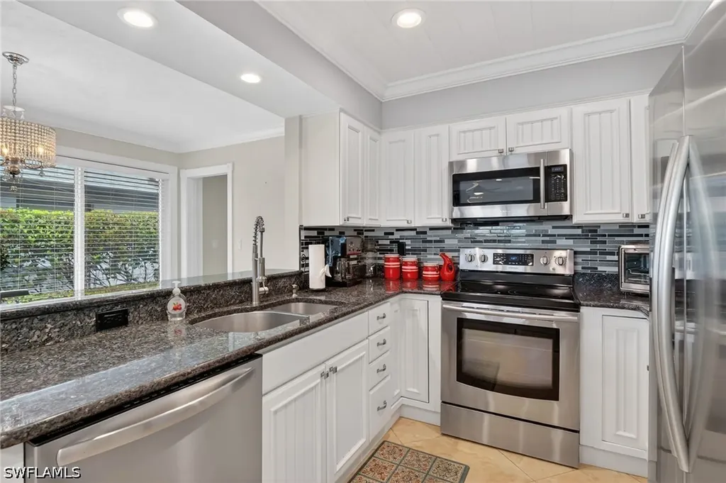 533 98th Avenue N Naples FL 34108