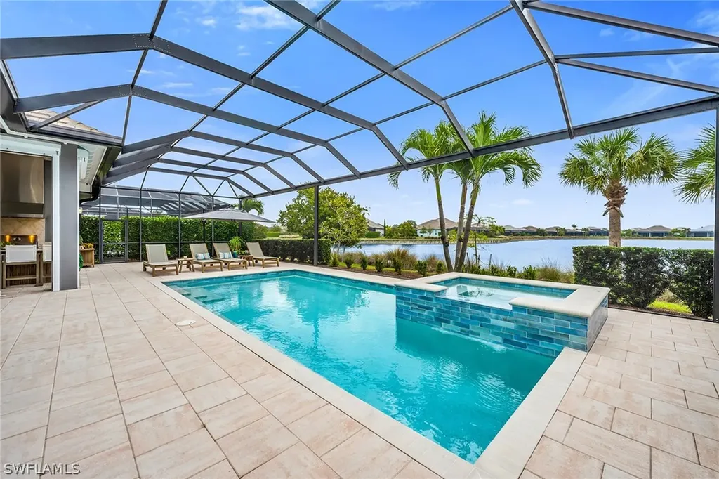 6184 Antigua Way Naples FL 34113