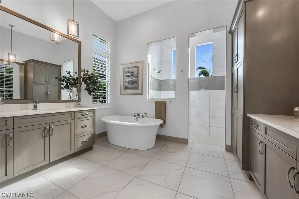 6184 Antigua Way Naples FL 34113