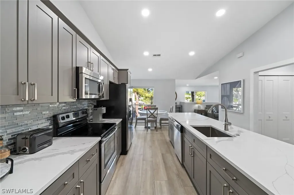 822 Gulf Pavilion Drive Naples FL 34108